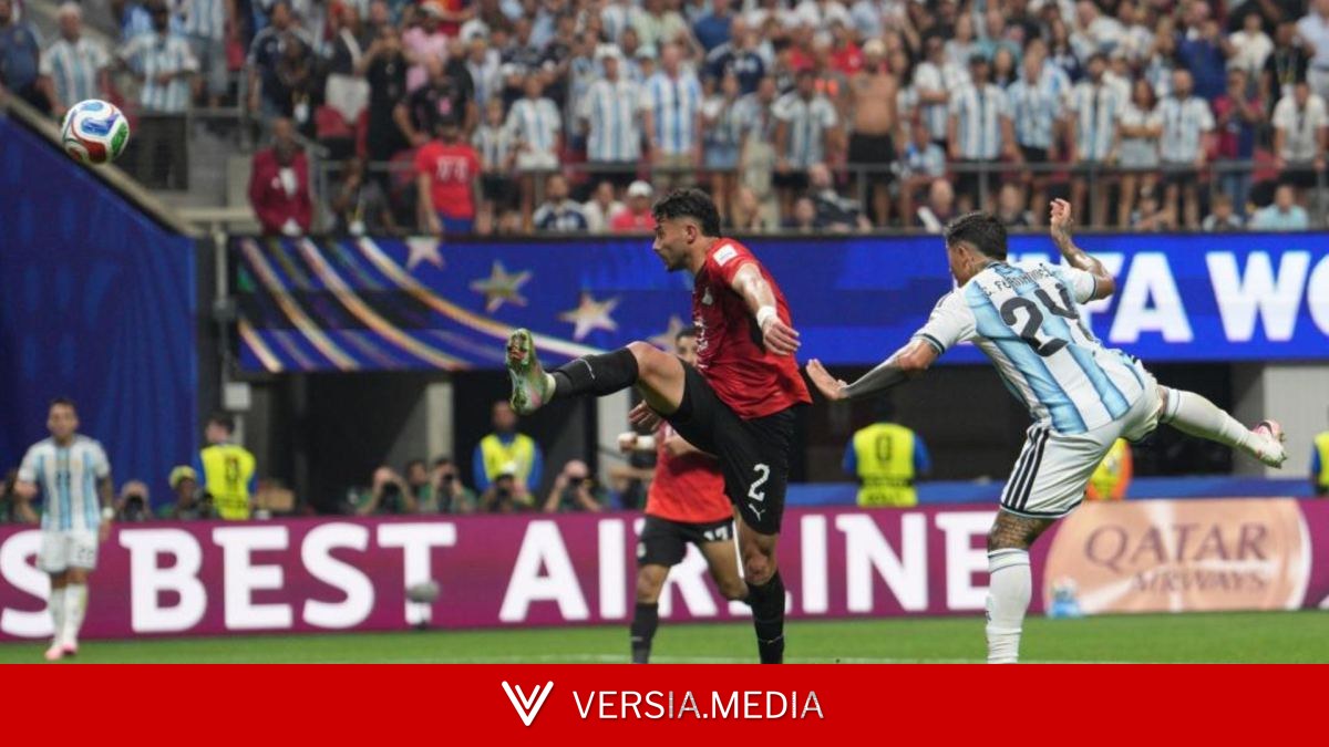 El gol de la polémica: Egipto reclamó penalti a Salah en el inicio del tanto de Enzo (3-2)&nbsp;