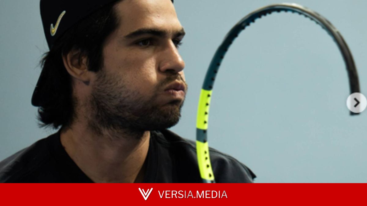 Alcaraz muestra sus entrenamientos con una raqueta partida sin cuerdas