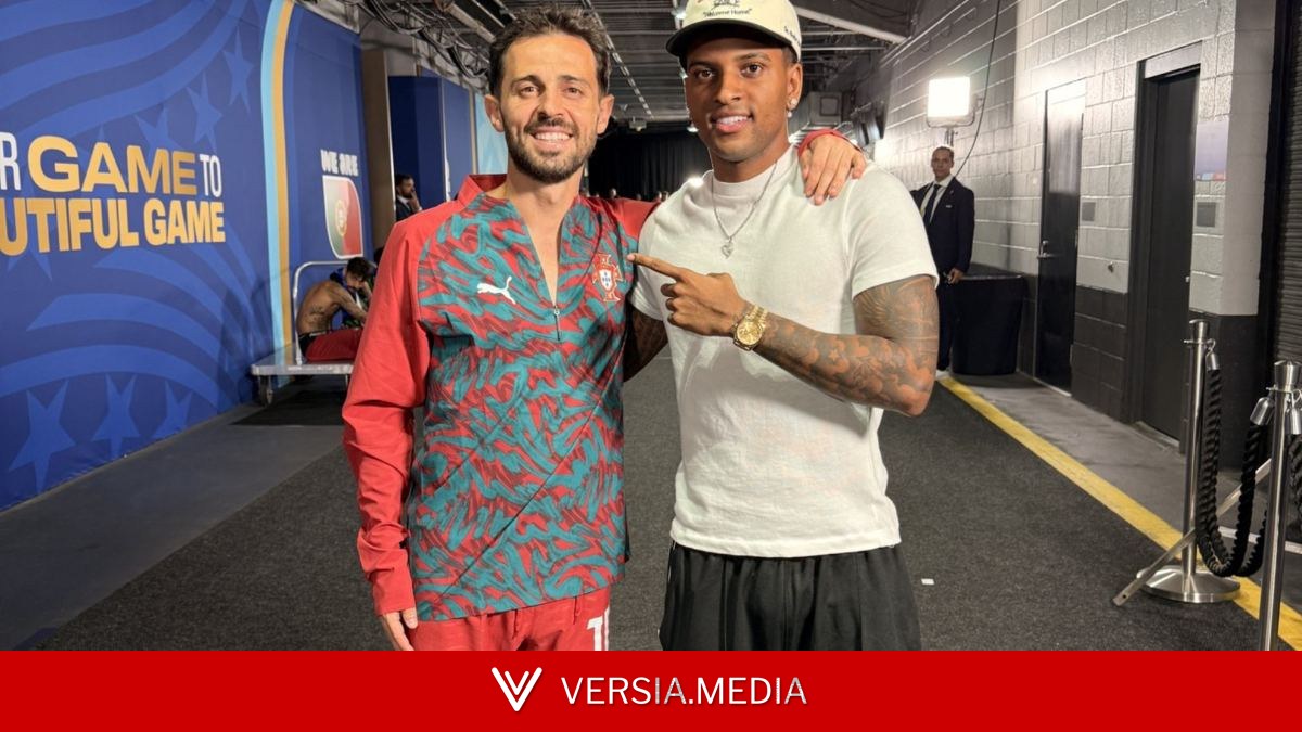 Rodrygo se saca la primera 'foto de equipo' con Bernardo Silva