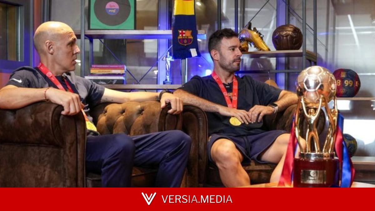El Barça de fútbol sala, campeón de Liga, en MD: 