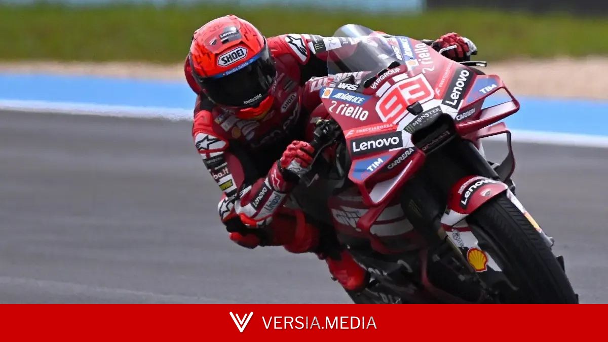 ¡Álex Márquez se va al suelo!