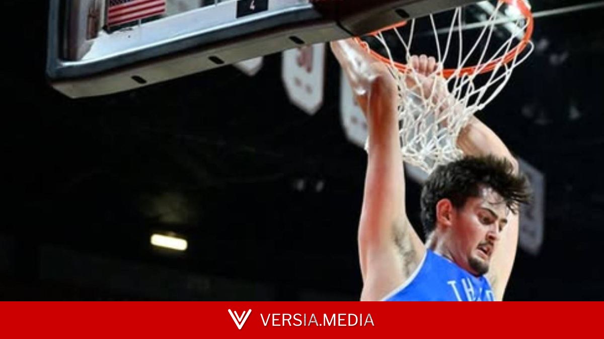 Aday Mara tapa bocas destrozando el aro de los Warriors y rozando un 'doble-doble' de altura