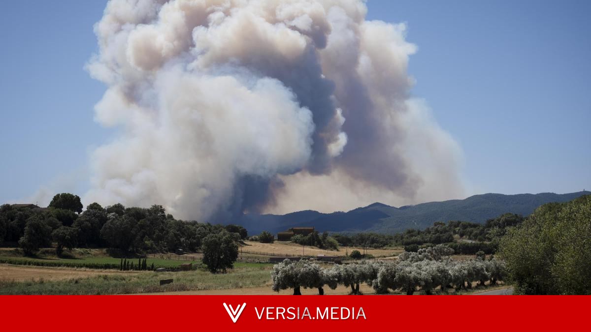 El incendio de La Bisbal se descontrola y obliga a confinar 12 municipios
